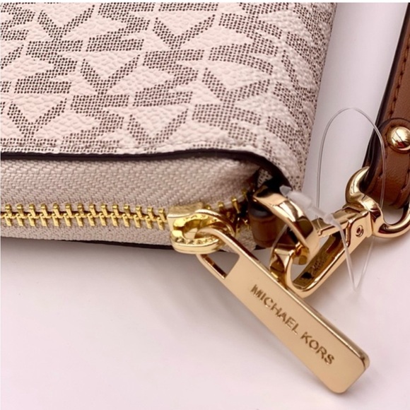 Michael Kors Large Flat Phone Case Wallet Wristlet - Picture 4 of 9